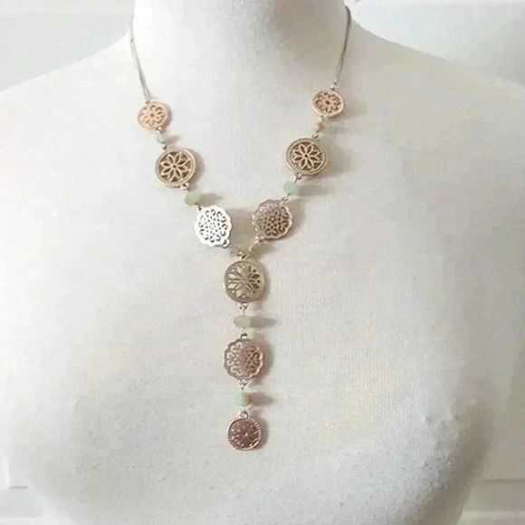 𝅺NEW Gold Floral Filigree Medallion Drop Chain Necklace. - Picture 1 of 6
